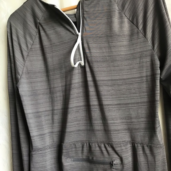 Athleta Long Sleeve Gray Top Shirt ZIP Pockets L - Picture 7 of 8